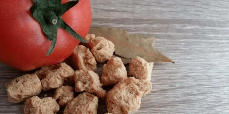 Textured vegetable protein (TVP), one of the more common and accepted meat alternatives. Credit: Semsems via Pixabay