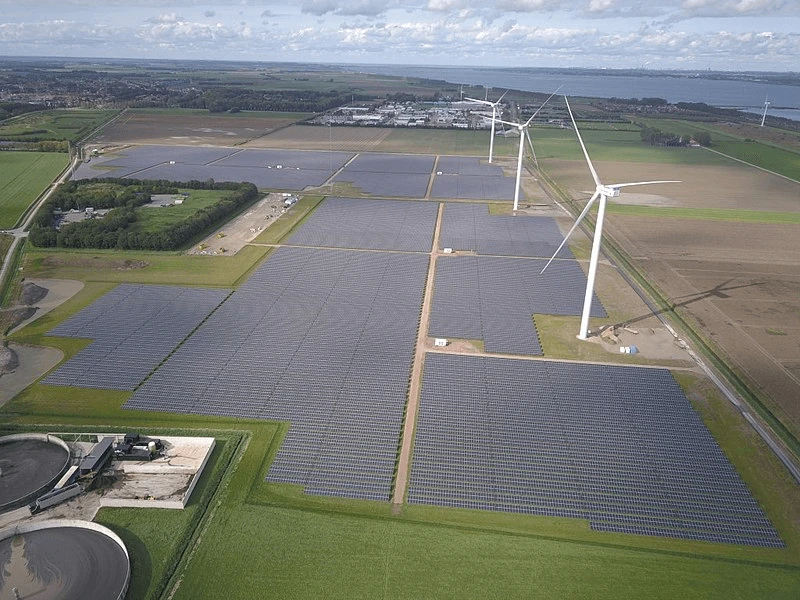 png solar drone wind mill green Credit: IvanStoter via CC-BY-SA-4.0
