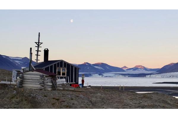 Unveiling ‘Glacial Fracking’: An Overlooked Contributor to Arctic Greenhouse Gas Emissions