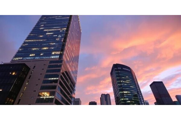 Unexpected Wind Vulnerabilities Discovered in Hurricane-Resistant Downtown Skyscrapers
