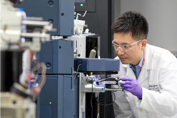 Revolutionary Blood Test Offers Precise Alzheimer’s Diagnosis and Assesses Dementia Severity