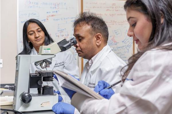 Investigating Resistance Mechanisms in Androgen Receptor-Targeted Therapy for Advanced Prostate Cancer
