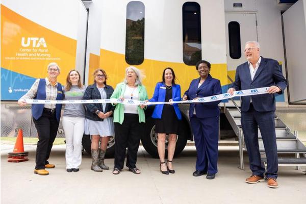 UTA Pioneers Mobile Lab Initiative to Tackle Rural Health Care Challenges