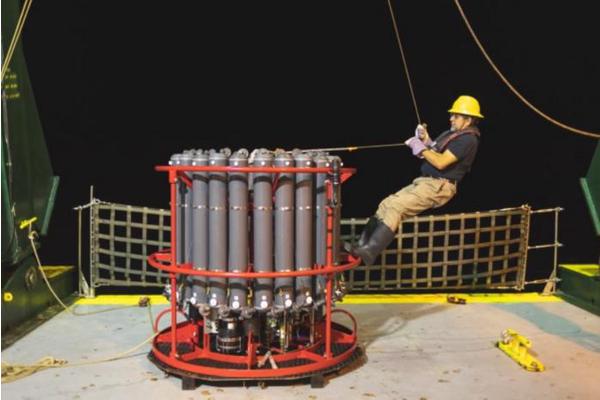 Iron Emissions from Coal and Steel Industries Transform North Pacific Ecosystem