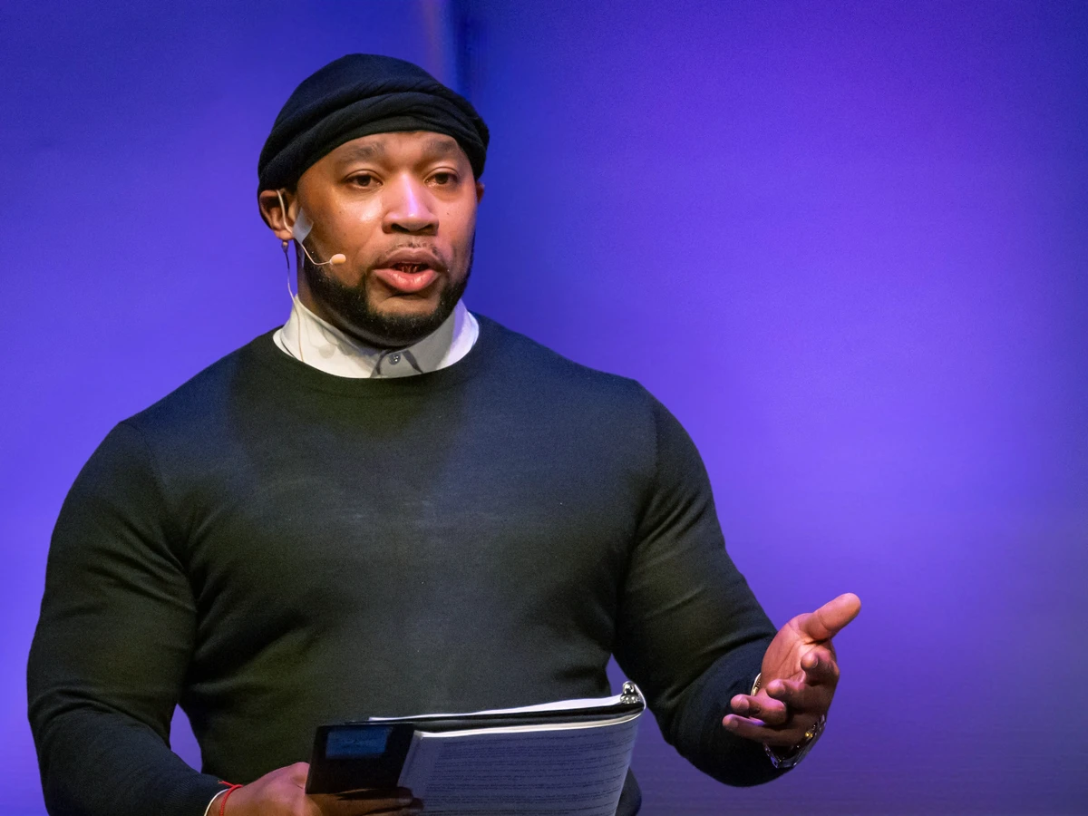 A man performing a monologue 