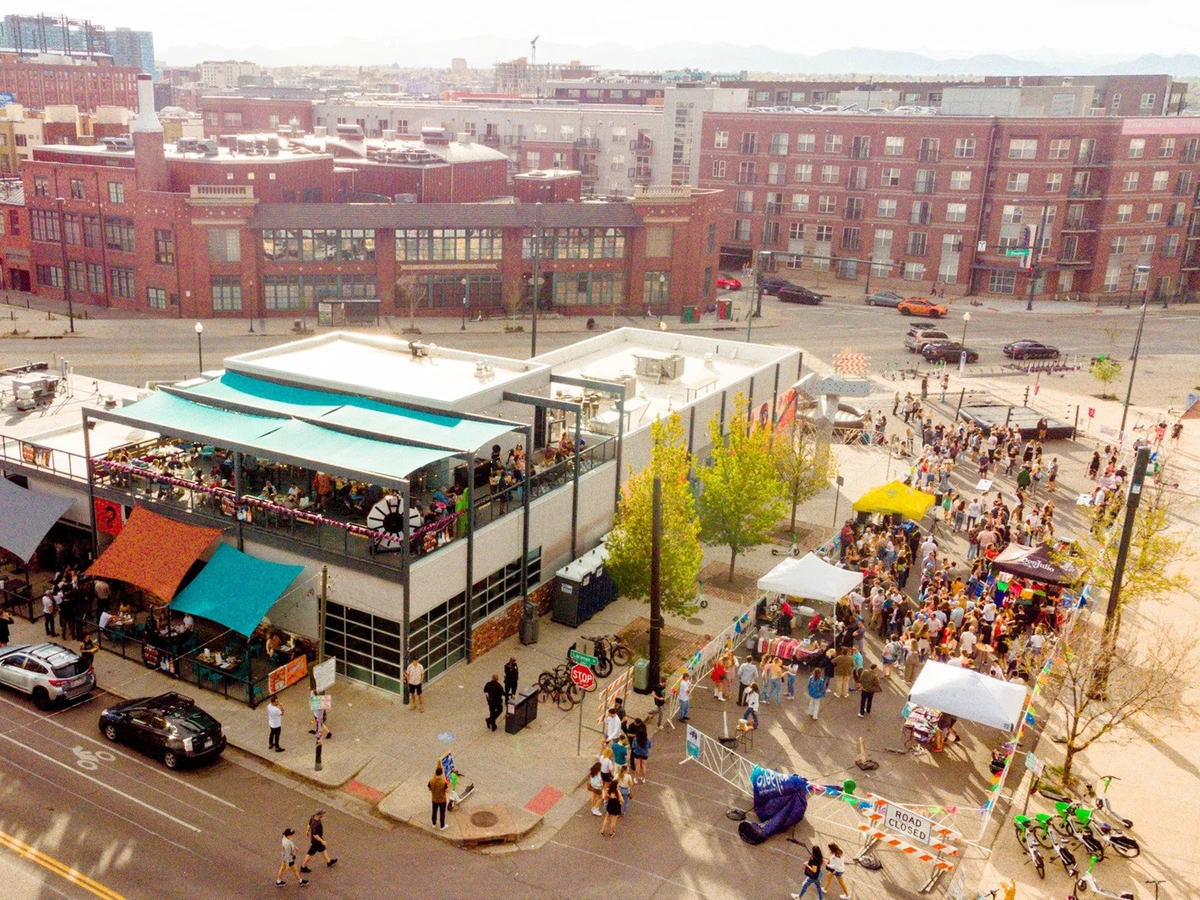 Crowd of people on the patio of Los Chingones