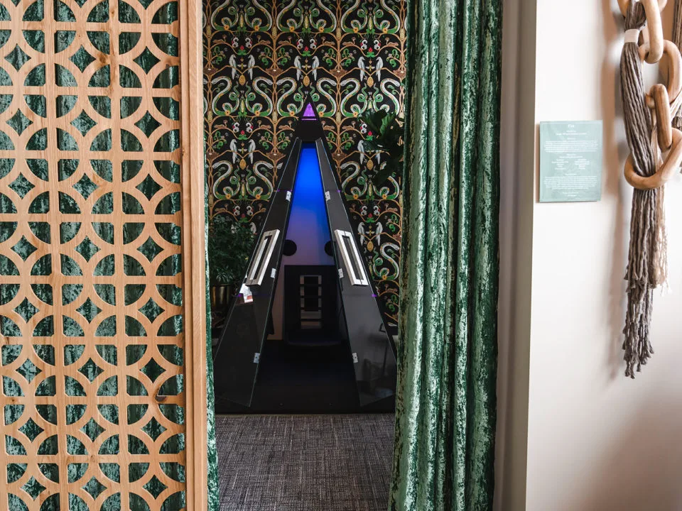 A triangle-shaped pod for VR experiences