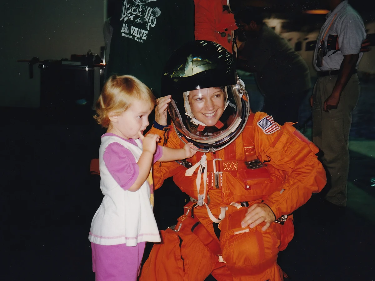 Film still from the Spacewoman