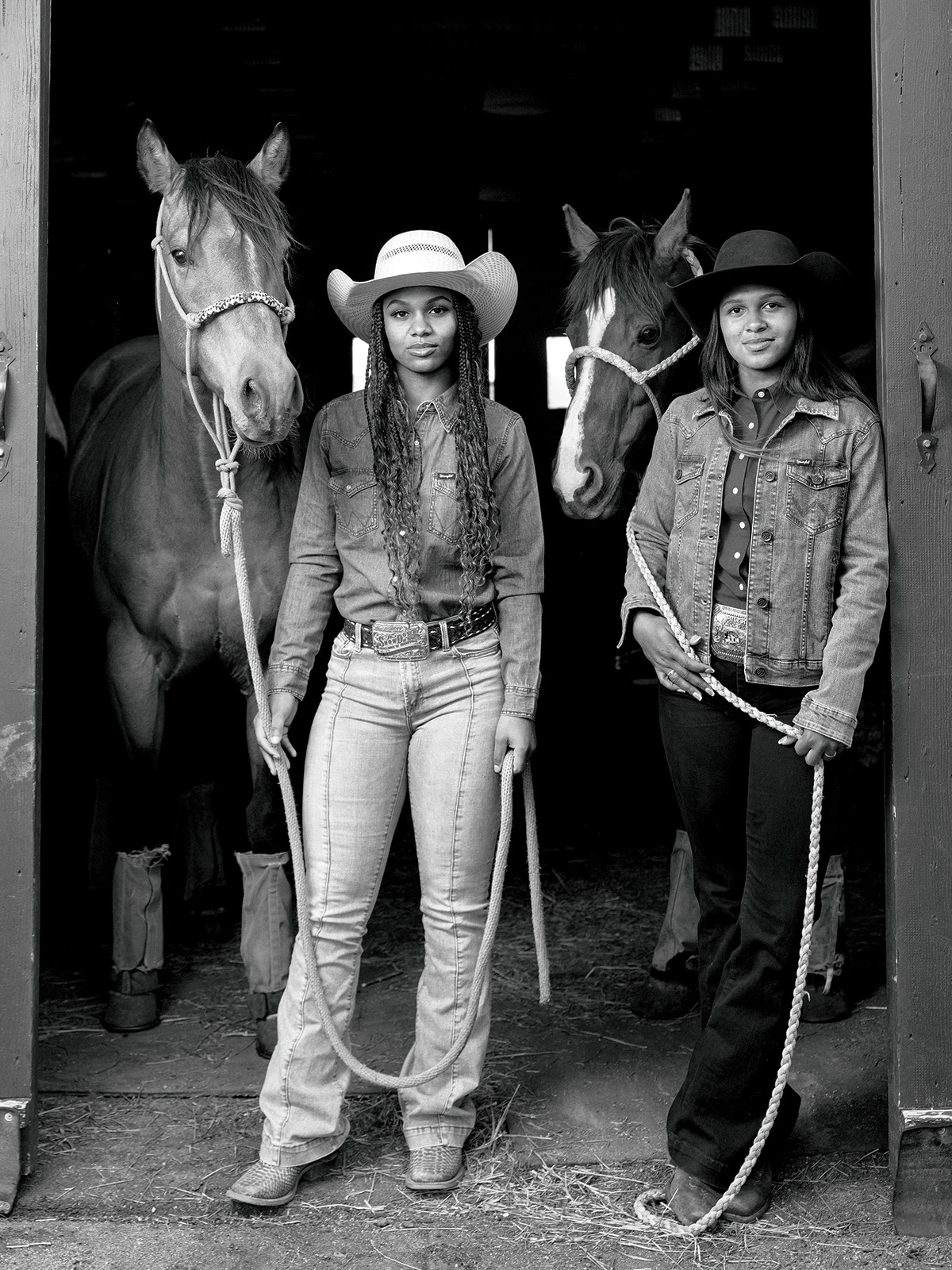Savannah & Aleeyah Roberts with horses 