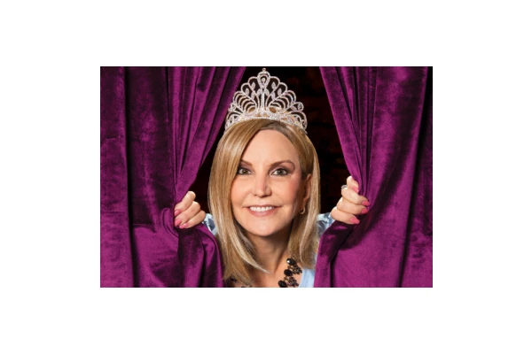 Meet Wende Curtis, Denver’s Queen of Comedy