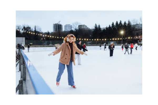 The 9 Best Places for Ice Skating in (and Around) Denver This Winter