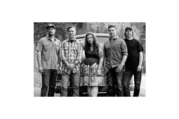The Pandemic Helped Yonder Mountain String Band Create Its Most Cohesive Album Yet