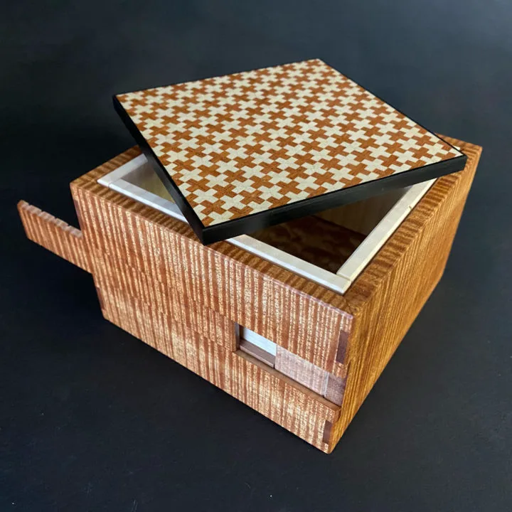 Plus Box