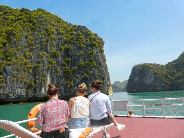 Solo Travel Tip #4: Know How To Meet New People