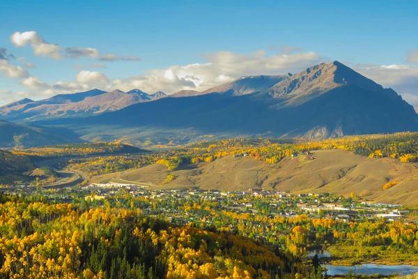 The Best Fall Travel Deals in Colorado’s Mountain Towns