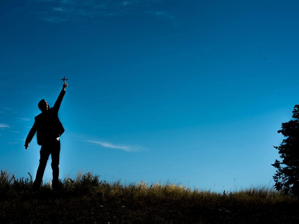 Recognizes the Bravery of Ordinary People