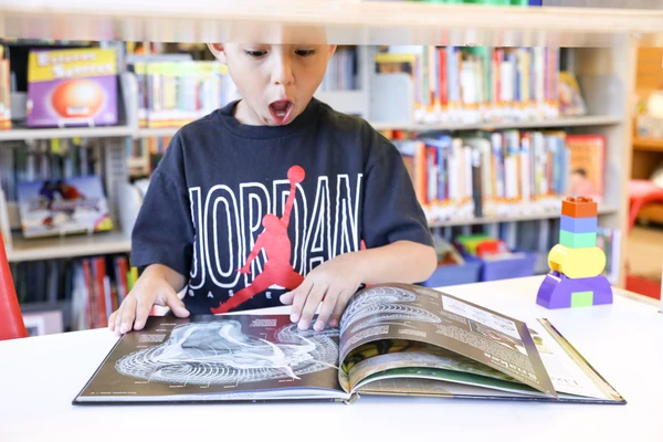 Colorado Native Named 2016 Librarian of the Year