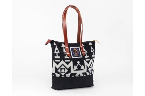 10 Gift Ideas for the Fashionable