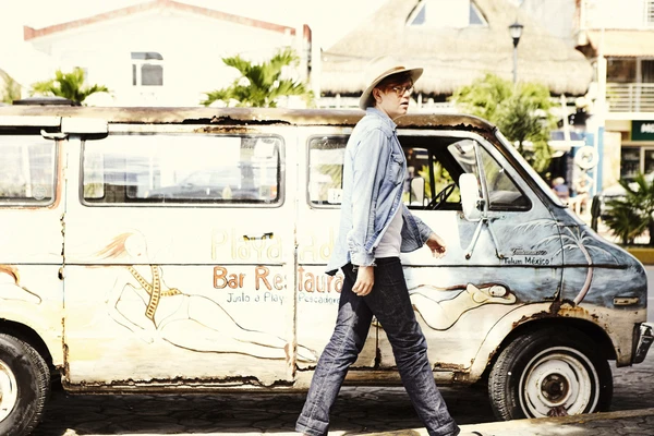 Brett Dennen Talks Songwriting and Spirituality