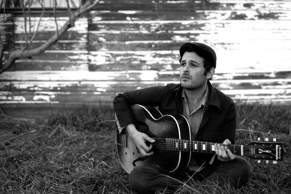 Don’t Miss: Gregory Alan Isakov’s 2015 Tour